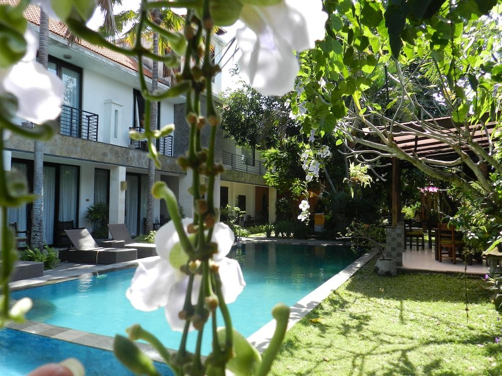 Puri Maharani Boutique Hotel Denpasar Exteriör bild